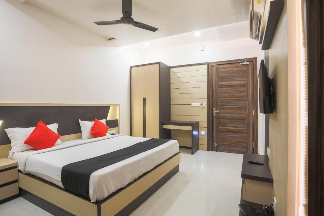 Capital O 69415 Green View Resort Alīgarh Dış mekan fotoğraf